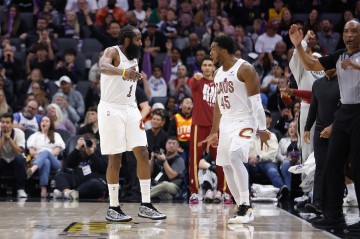 pg电子中国官网-米切尔：哈登提升队友的能力让我解脱 我可以蹲底角&amp;让他掌控比赛